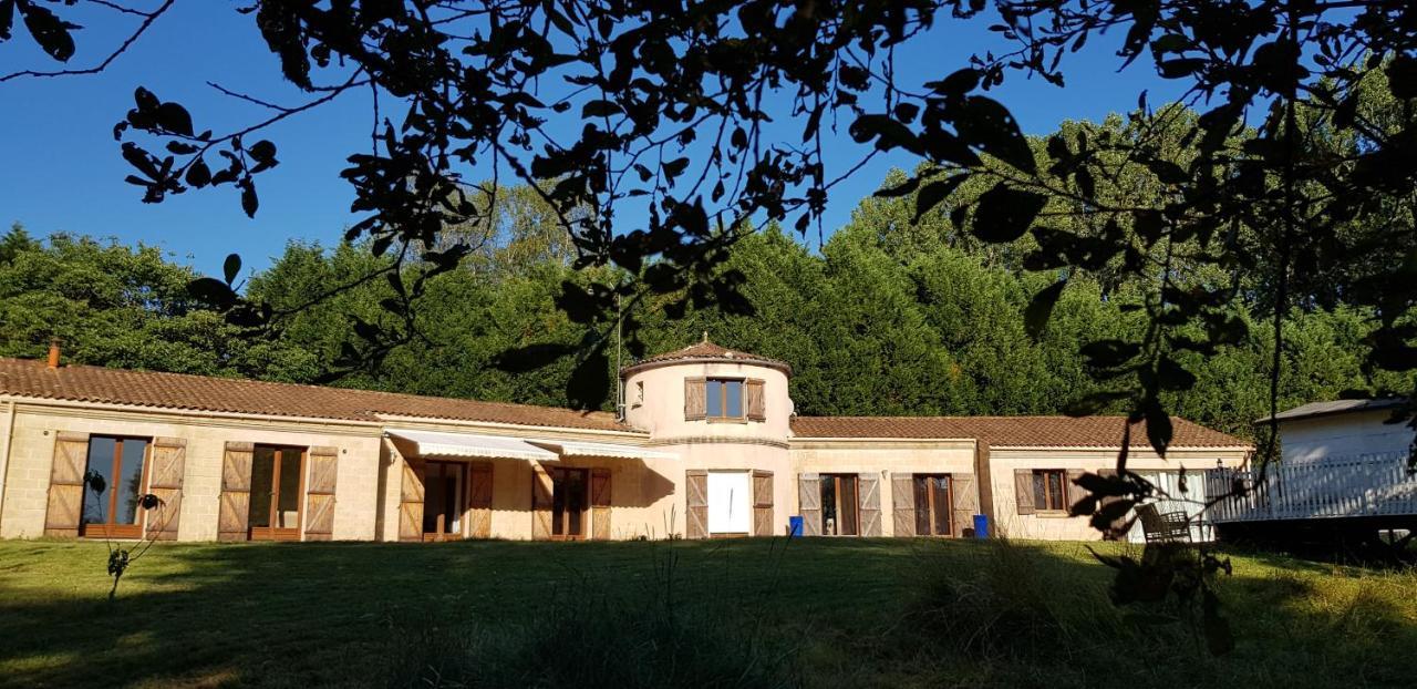 La Guest House Bylavilla25 Calme Et Detente Noaillan Exterior photo